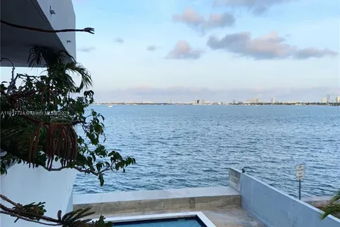 555 NE 30 st # 201, Miami FL 33137