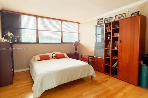 555 NE 30 st # 201, Miami FL 33137
