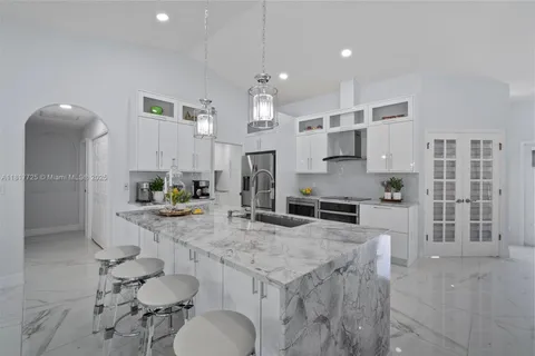 4524 SW 9th PL, Cape Coral FL 33914