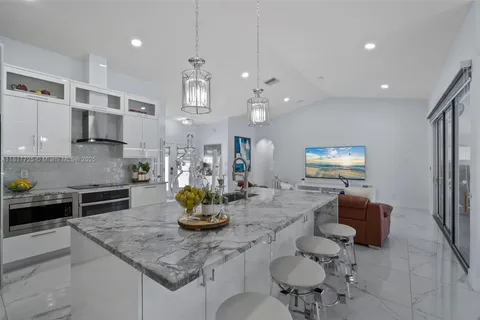 4524 SW 9th PL, Cape Coral FL 33914
