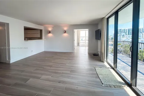 1800 E Collins Ave # 9C, Miami Beach FL 33139