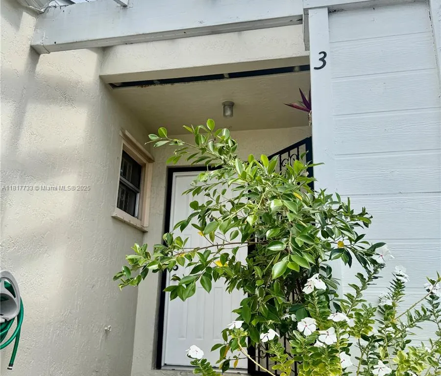 807 NE 214th Ln # 3, Miami FL 33179
