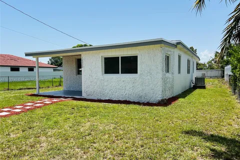 12220 SW 216th St, Miami FL 33170
