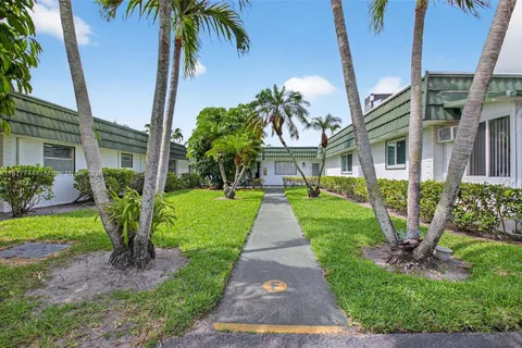 132 Waterford F, Delray Beach FL 33446