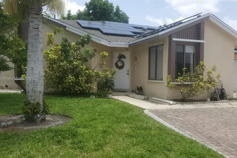 9598 Stones River Park Way, Boca Raton FL 33428