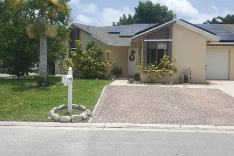 9598 Stones River Park Way, Boca Raton FL 33428