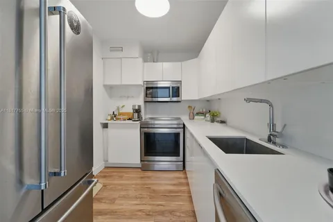 3 Island Ave # 12J, Miami Beach FL 33139
