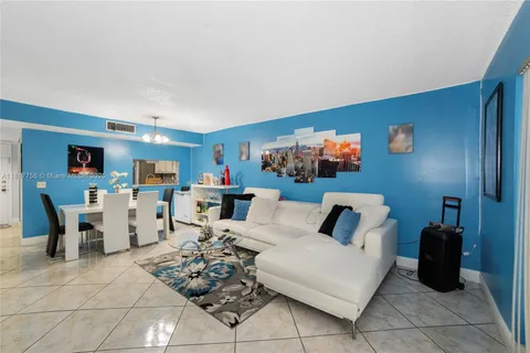 8415 SW 107th Ave # 323W, Miami FL 33173
