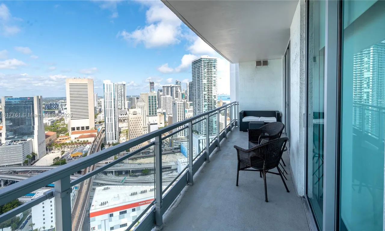 90 SW 3rd St # 3707, Miami FL 33130