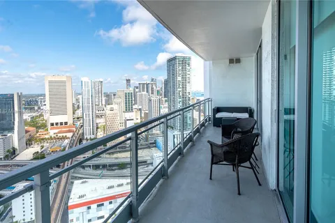 90 SW 3rd St # 3707, Miami FL 33130