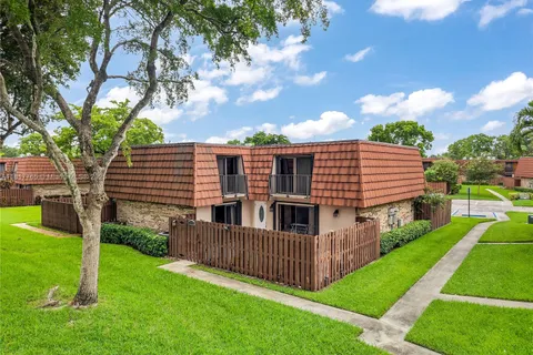 4167 Forest Hill Dr, Cooper City FL 33026