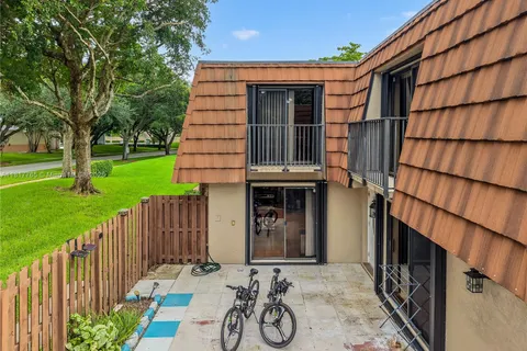 4167 Forest Hill Dr, Cooper City FL 33026