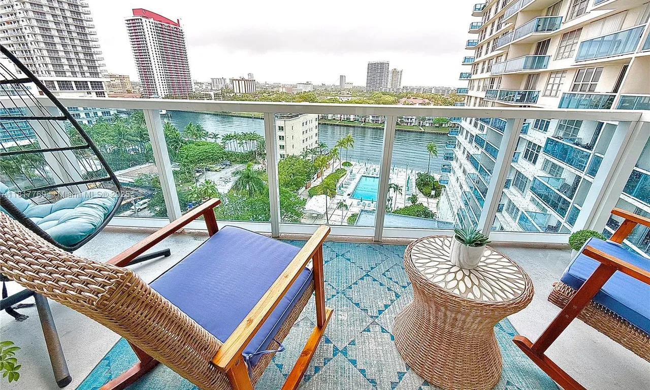 3800 S Ocean Dr # 1011, Hollywood FL 33019