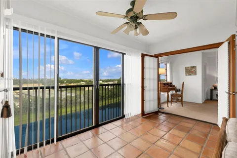 2206 S Cypress Bend Dr # 904, Pompano Beach FL 33069