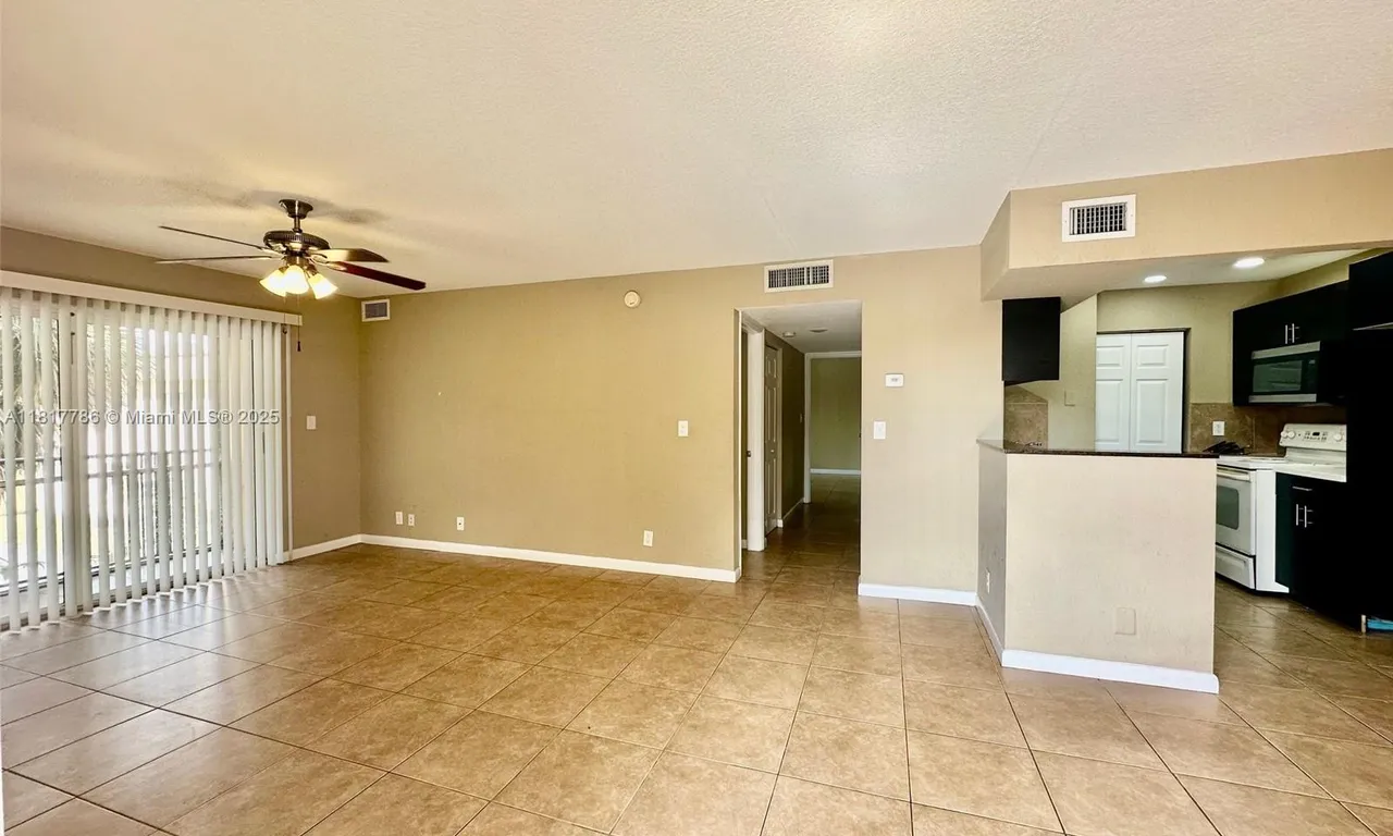 2830 NW 55th Ave # 2C, Lauderhill FL 33313