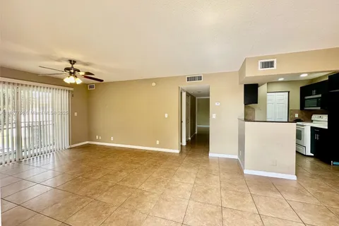 2830 NW 55th Ave # 2C, Lauderhill FL 33313