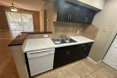 2830 NW 55th Ave # 2C, Lauderhill FL 33313