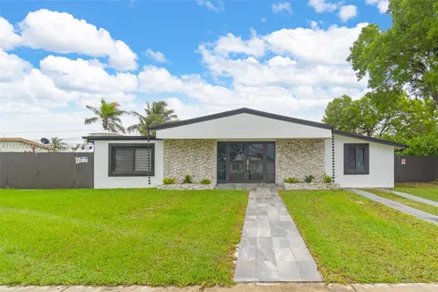 20000 Eagle Nest Rd, Cutler Bay FL 33189