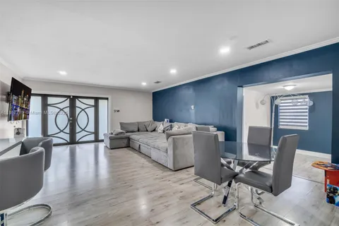 20000 Eagle Nest Rd, Cutler Bay FL 33189