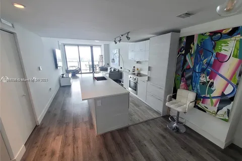 650 NE 32nd St # 3905, Miami FL 33137