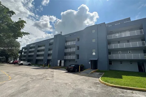 9359 Fontainebleau Blvd. # F411, Miami FL 33172