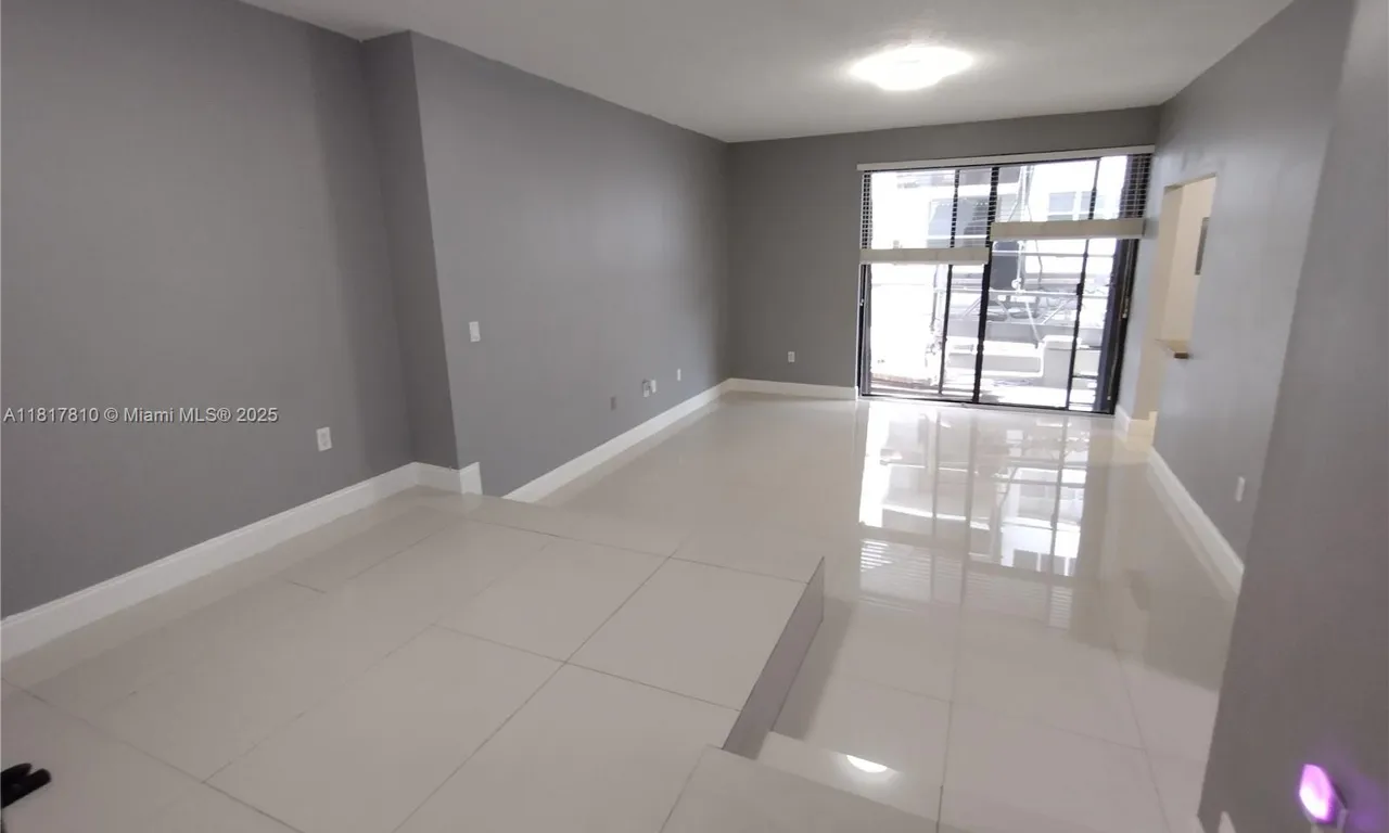 6061 Collins Ave # 4B, Miami Beach FL 33140