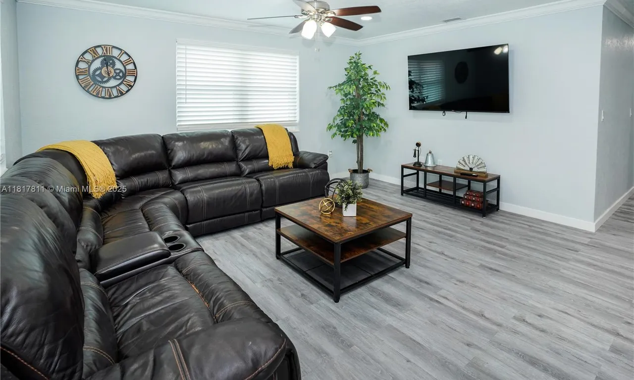 1647 NW 29th Ave # 1, Miami FL 33125