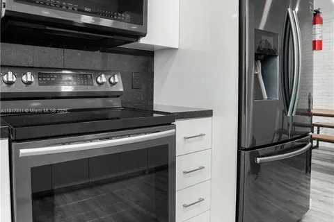 1647 NW 29th Ave # 1, Miami FL 33125