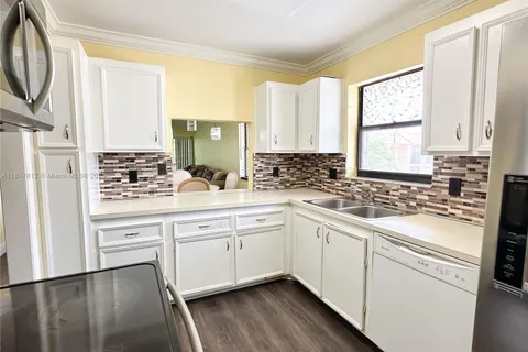 5975 Forest Hill Blvd # 206, West Palm Beach FL 33415