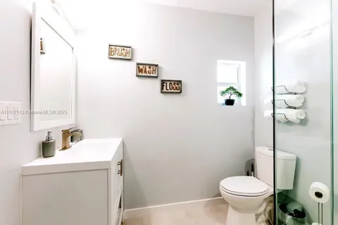 1647 NW 29th Ave # 2, Miami FL 33125