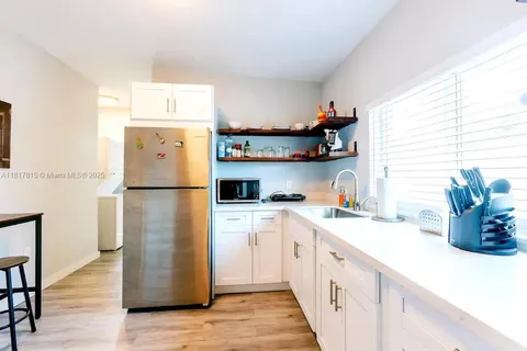 1647 NW 29th Ave # 3, Miami FL 33125