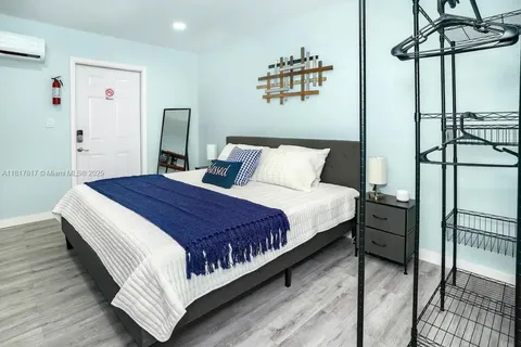 1647 NW 29th Ave # 4, Miami FL 33125