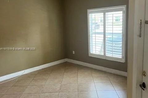 291 Lake Monterey Cir, Boynton Beach FL 33426