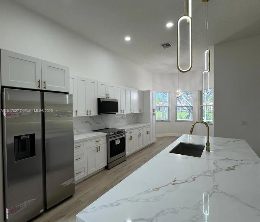 7020 Demedici Cir, Delray Beach FL 33446