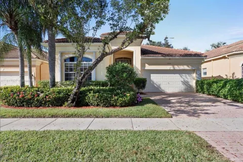 7020 Demedici Cir, Delray Beach FL 33446