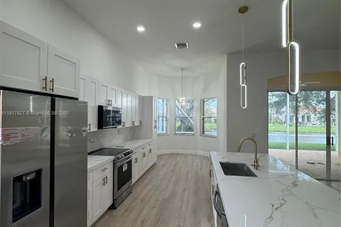 7020 Demedici Cir, Delray Beach FL 33446
