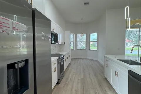 7020 Demedici Cir, Delray Beach FL 33446
