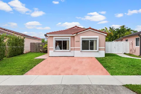 14358 SW 175th Ter, Miami FL 33177