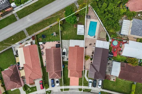 14358 SW 175th Ter, Miami FL 33177