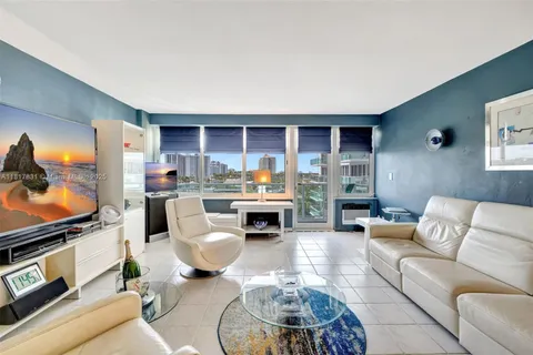 3233 NE 34th St # 611, Fort Lauderdale FL 33308
