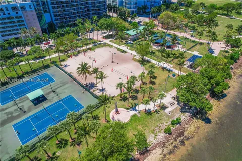 2000 N Bayshore Dr # 218, Miami FL 33137