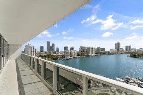 900 Bay Dr # 904, Miami Beach FL 33141