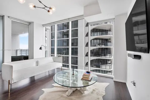 1040 Biscayne Blvd # 1708, Miami FL 33132