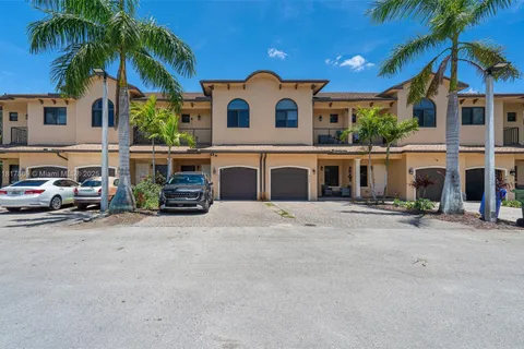 9265 NW 16th St, Pembroke Pines FL 33024