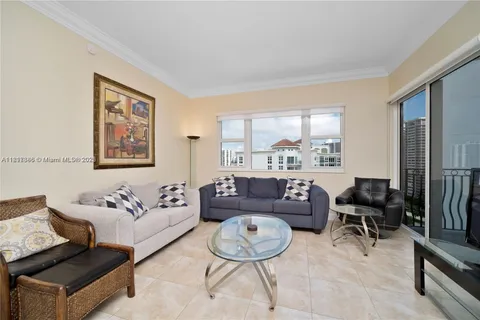 19900 E Country Club Dr, Aventura FL 33180