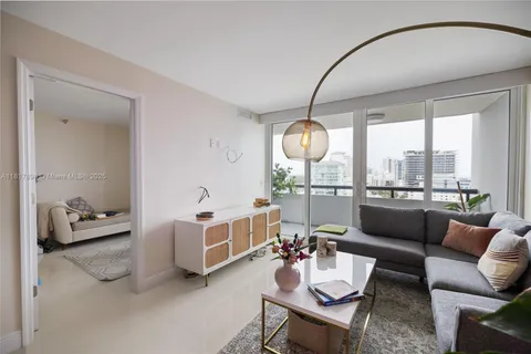 3200 Collins Ave # 3, Miami Beach FL 33140