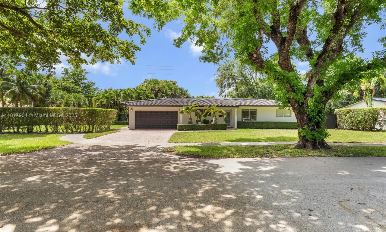 6301 Lake Geneva Rd, Miami Lakes FL 33014