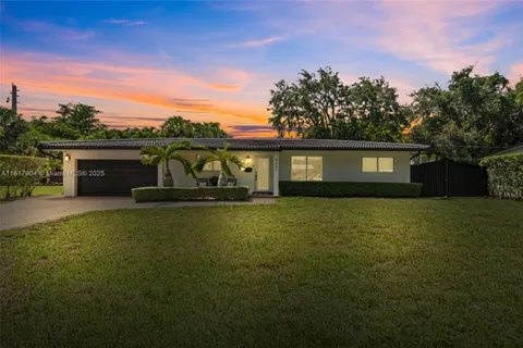 6301 Lake Geneva Rd, Miami Lakes FL 33014