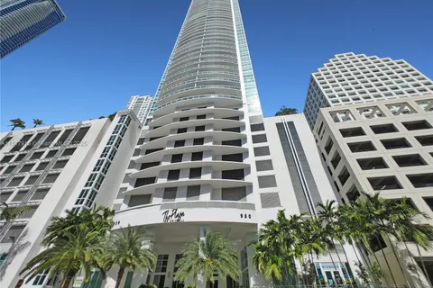 950 Brickell Bay Dr # 1608, Miami FL 33131