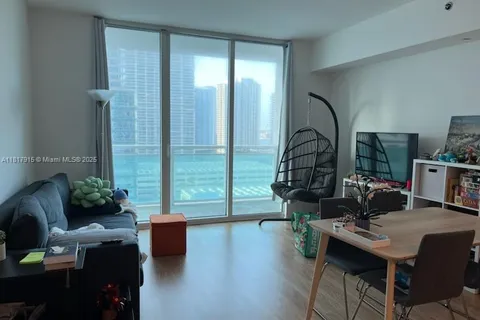 950 Brickell Bay Dr # 1608, Miami FL 33131